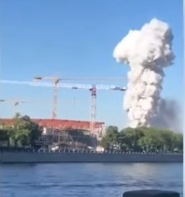 حريق وانفجارات في مستودع للمفرقعات وسط موسكو
