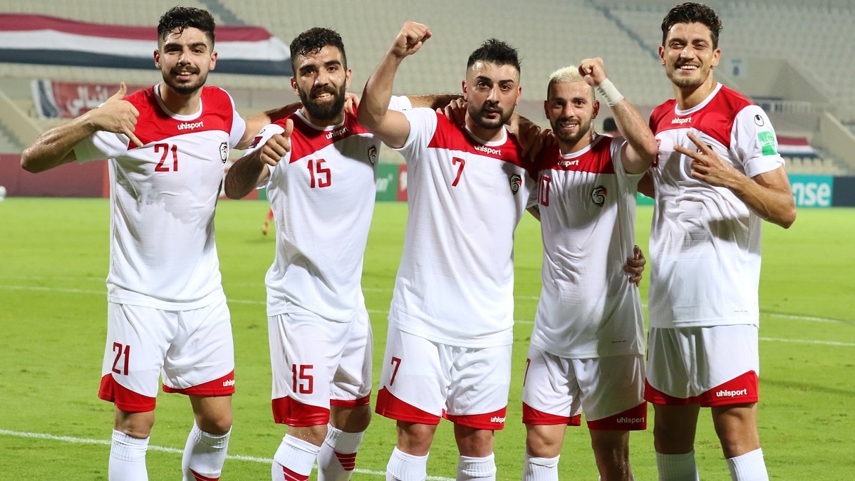 لاعبو منتخب سوريا يثيرون الجدل