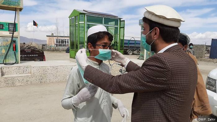 أفغانستان تواجه نقصاً في الأكسجين وأزمة الجائحة تتصاعد