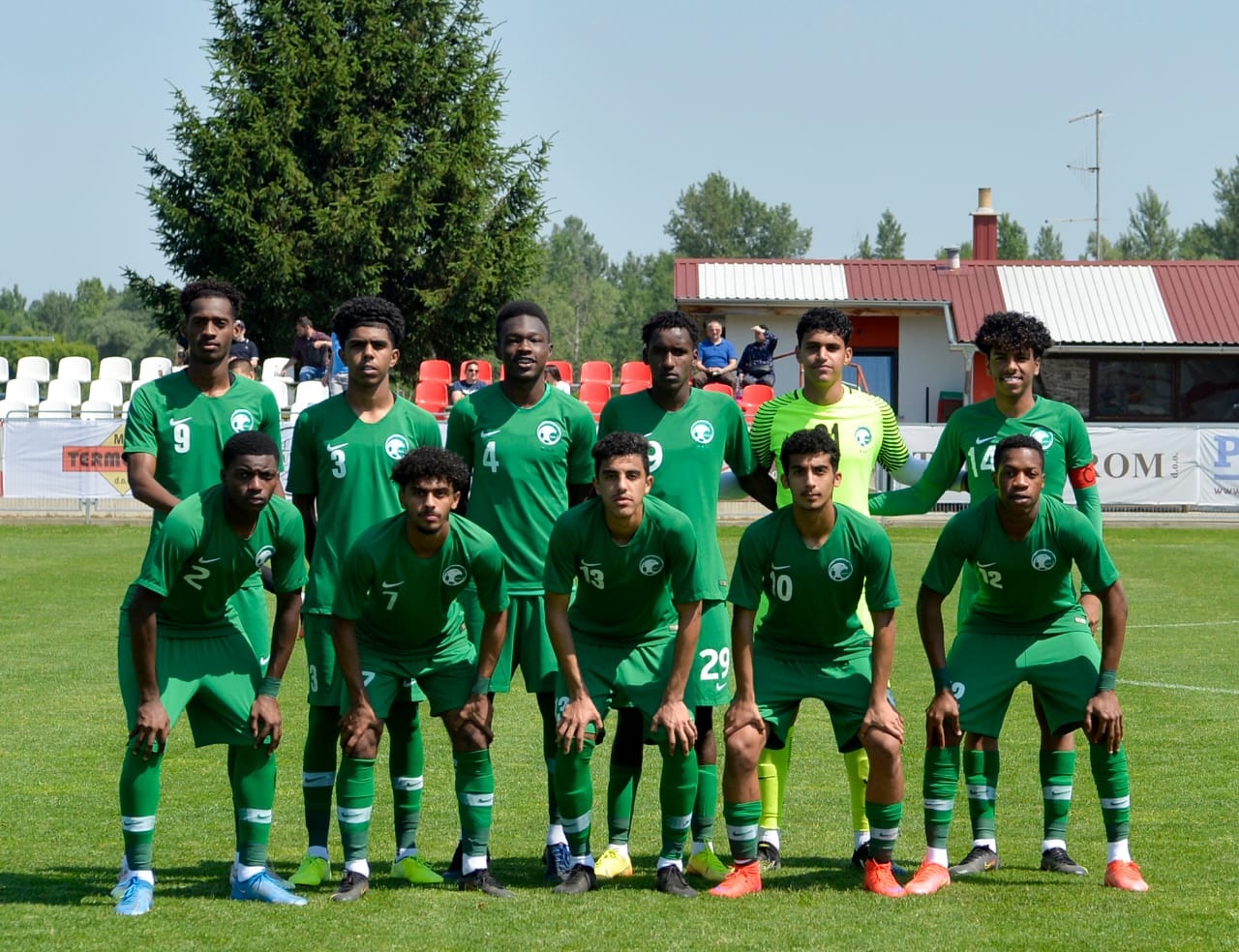 28 لاعبًا في معسكر الأخضر بالقاهرة