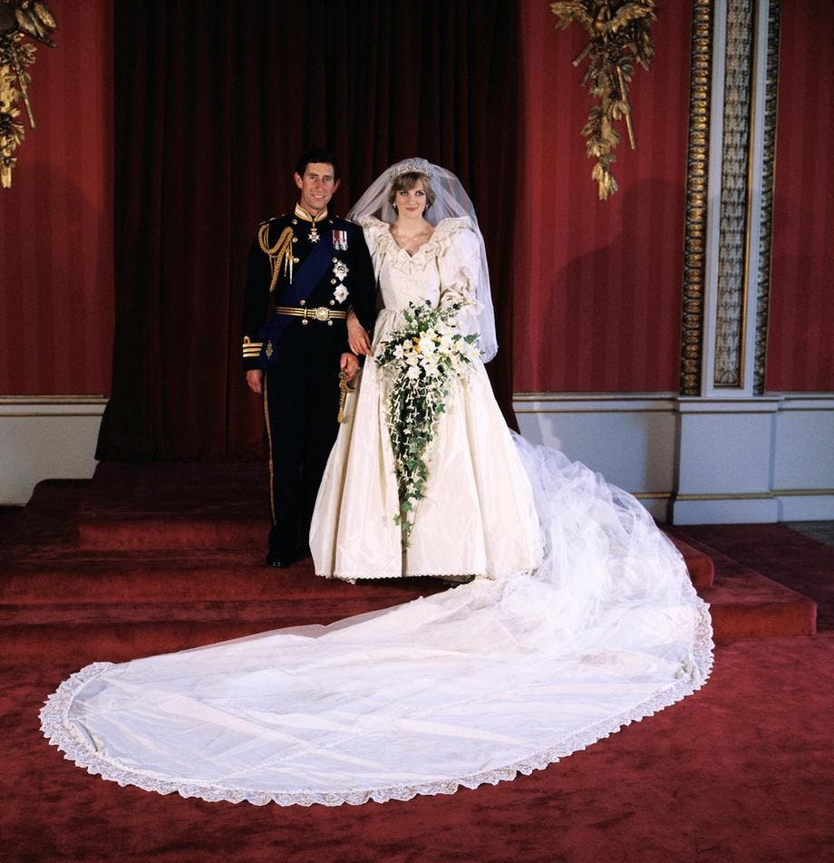ثوب زفاف الأميرة ديانا