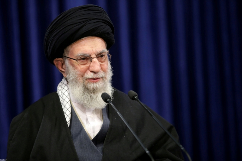 رئيس إيران يهاجم مجلس صيانة الدستور المدعوم من خامنئي