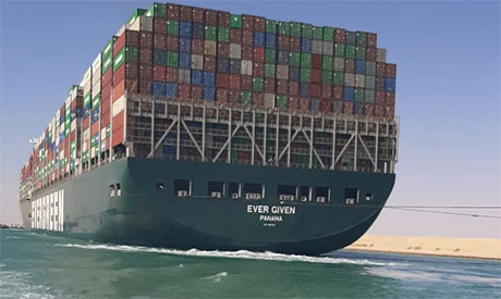 سفينة إيفر غيفن تدخل أزمة جديدة بعد مغادرتها المياه المصرية
