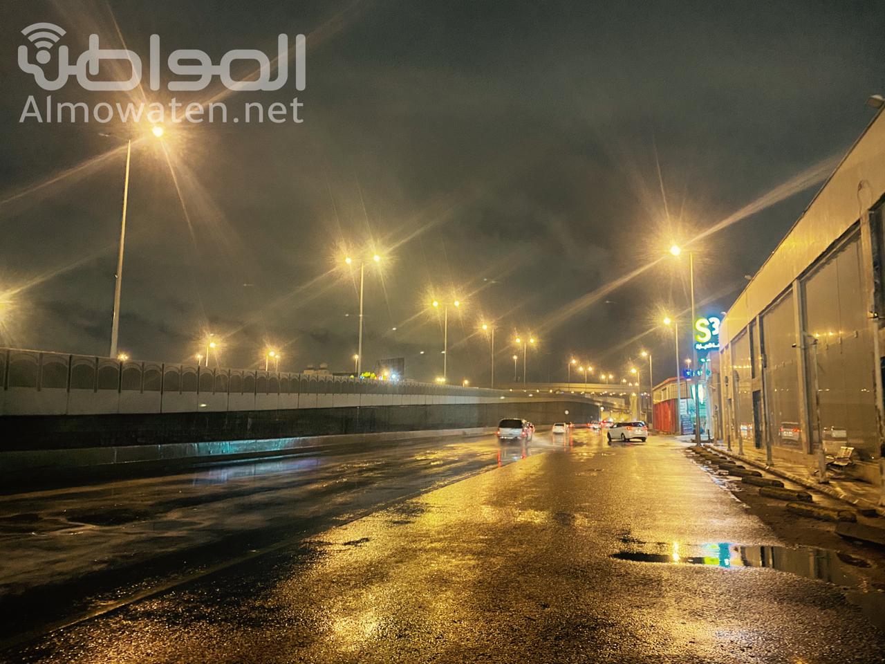 أمطار غزيرة ومتوسطة على خميس مشيط وأحد رفيدة