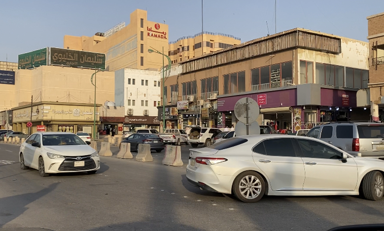 شوارع حفر الباطن تختنق بسبب التحويلات المرورية
