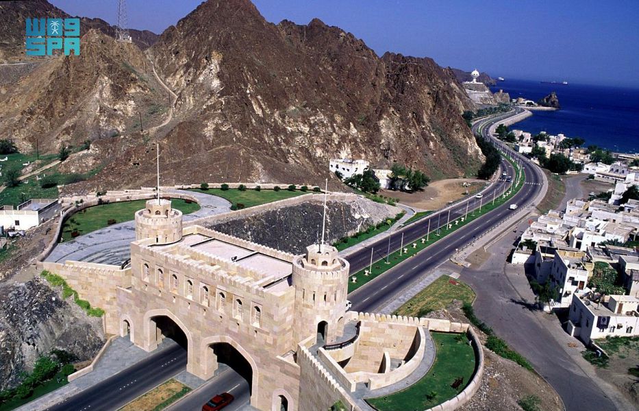 سلطنة عُمان .. موقع إستراتيجي واستقرار سياسي وأمني جاذب للاستثمارات