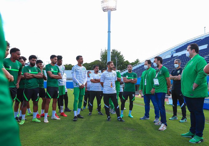 وزير الرياضة للاعبي المنتخب السعودي: خيرها في غيرها