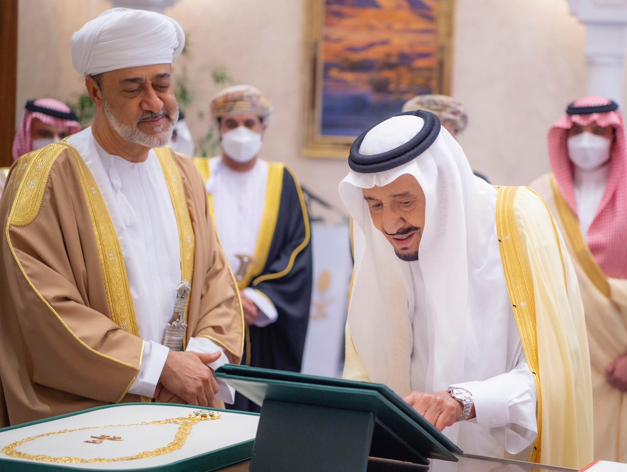 سلطان عمان: السعودية بقيادة الملك سلمان تمضي بعزم وثبات نحو مستقبل مشرق
