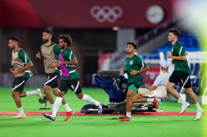 عبدالله الحمدان لاعب المنتخب السعودي