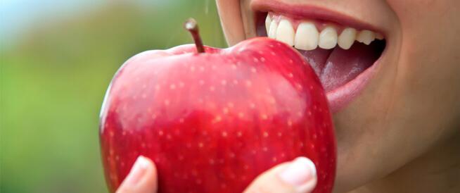 هل تناول التفاح يوميًّا يضر الجسم؟
