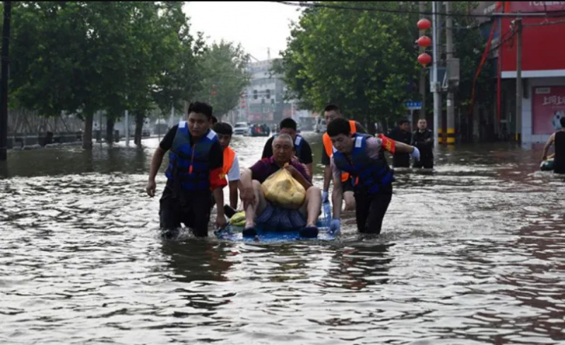 إعصار شديد يضرب الصين بعد الفيضانات المدمرة