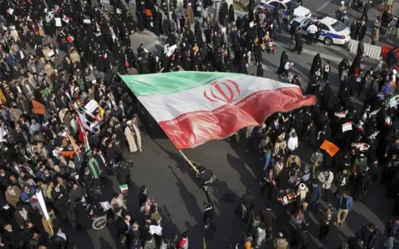 احتجاجات ضخمة في إيران بسبب انقطاع الكهرباء 