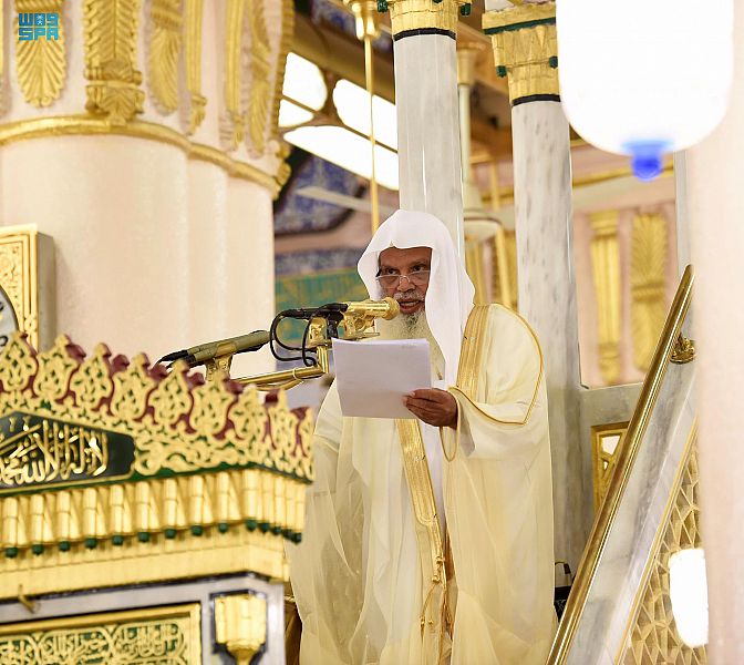 الحذيفي في خطبة العيد بالمسجد النبوي: الصلاة ضامنة للجنة لمن حافظ عليها