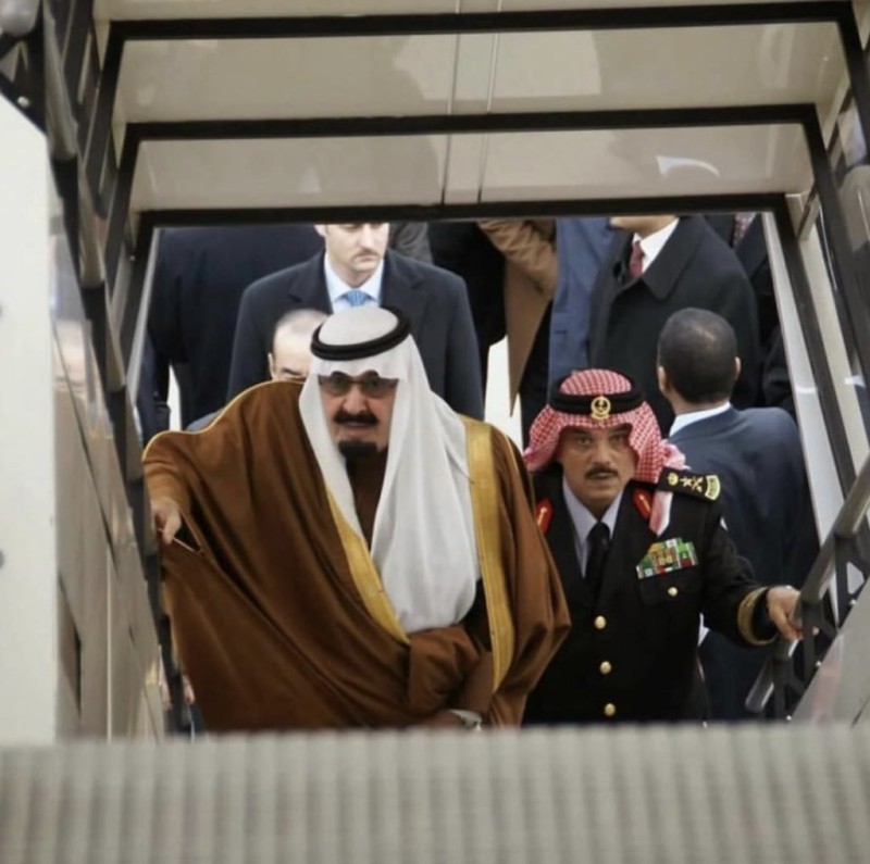 عبيد بن غثيث العنزي