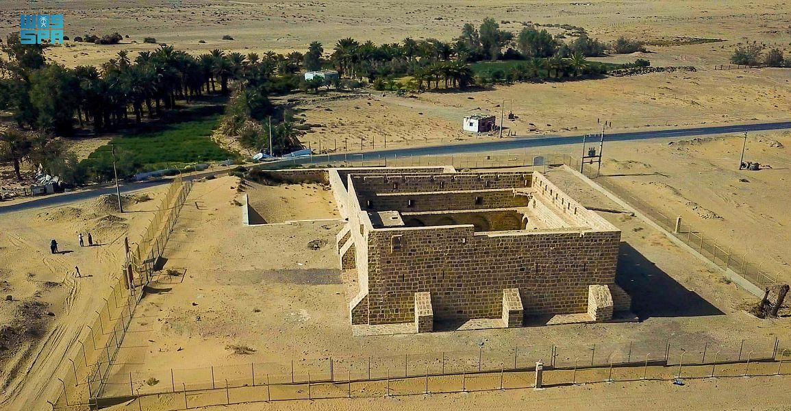 قلعة ذات الحاج ملتقى قوافل الحجيج القادمة من الشام في تبوك