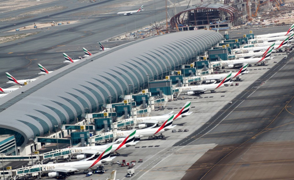 تعطل بعض الرحلات في مطار دبي بسبب الطقس