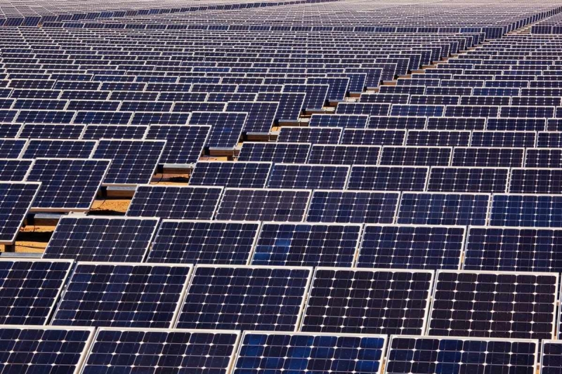 هكذا استثمرت السعودية في مشاريع الطاقة الشمسية الأجنبية