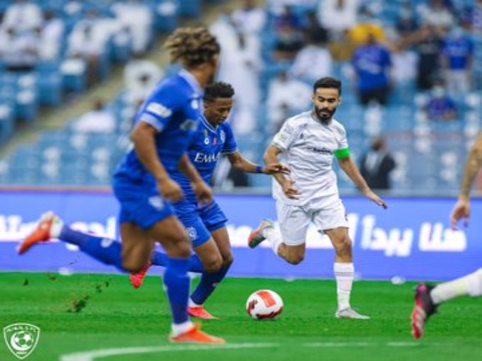 التعادل السلبي يحسم شوط مباراة الهلال والطائي الأول