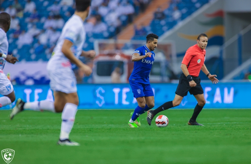 سالم الدوسري في لقاء الهلال والباطن