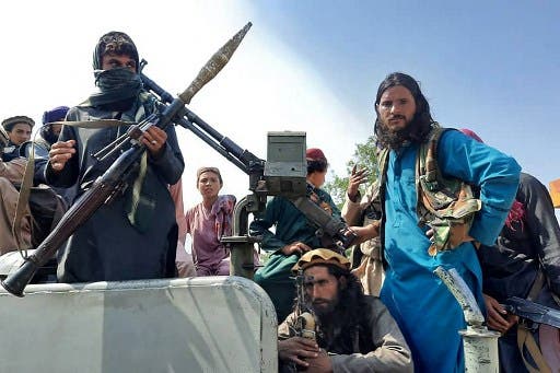 طالبان تسيطر على كافة المعابر الحدودية الأفغانية