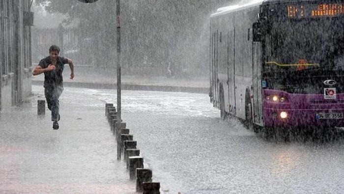 17 قتيلًا جراء الأمطار الغزيرة والسيول في تركيا