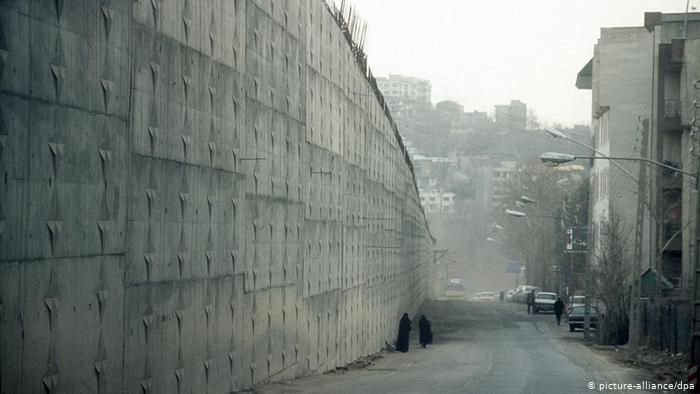 إيران تقر بسلوكيات غير مقبولة في سجن إيفين المرعب