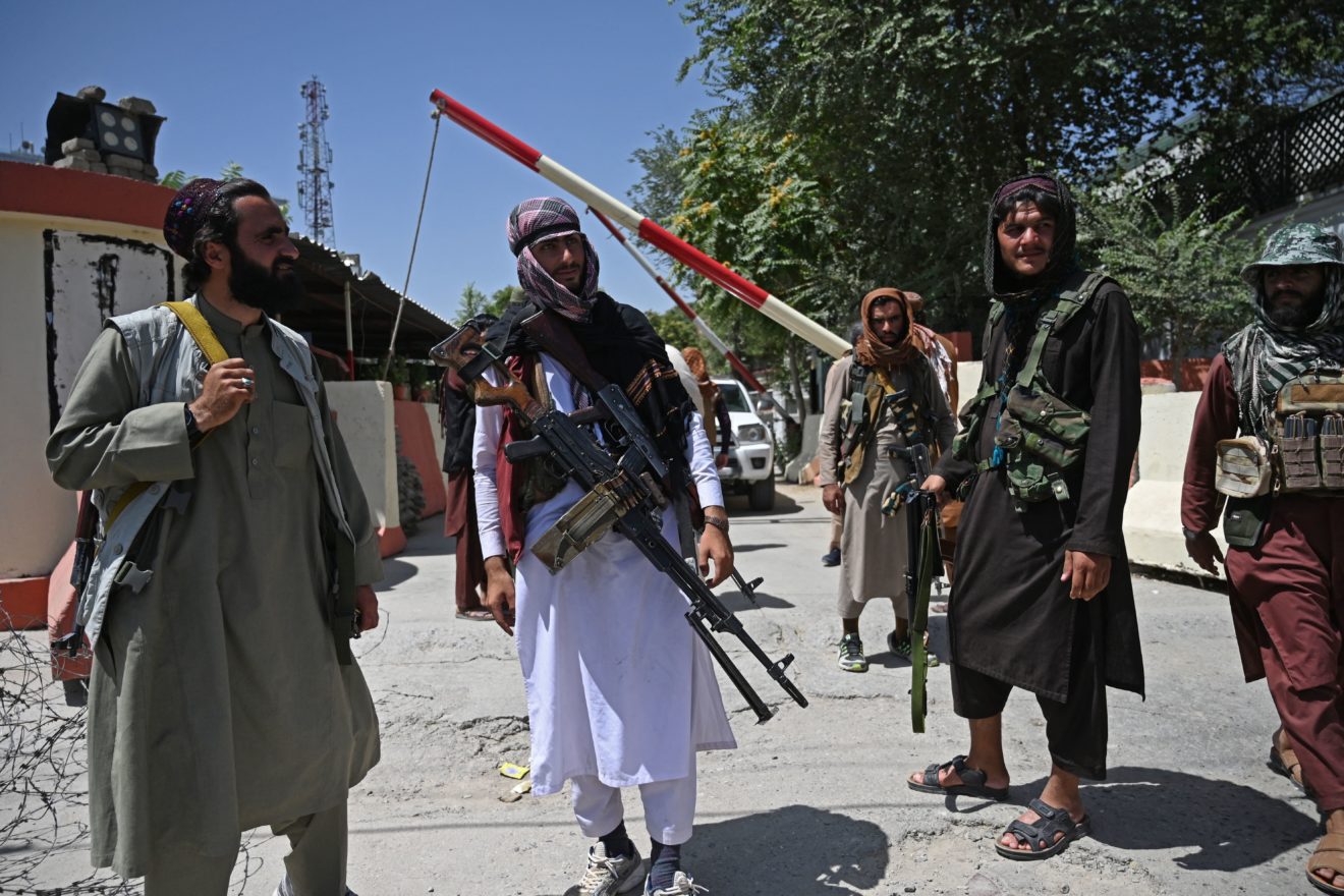 طالبان تحظر التعامل بالعملات الأجنبية في أفغانستان