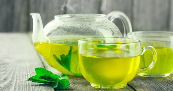 فوائد لا تتوقعها من شرب 5 أكواب شاي أخضر يوميًّا