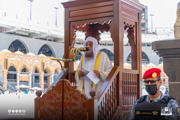 خطيب المسجد الحرام : صوم يوم عاشوراء وكثرة الطاعات خير مستهل للعام الجديد