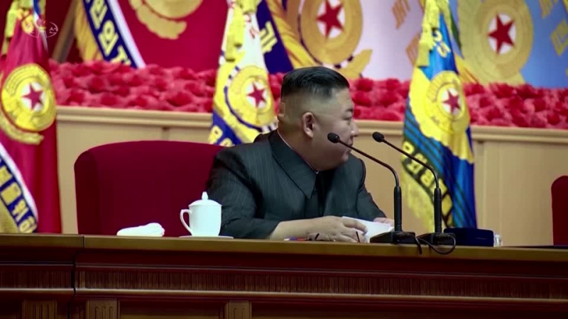 بقعة غريبة على رأس زعيم كوريا الشمالية تثير التساؤلات
