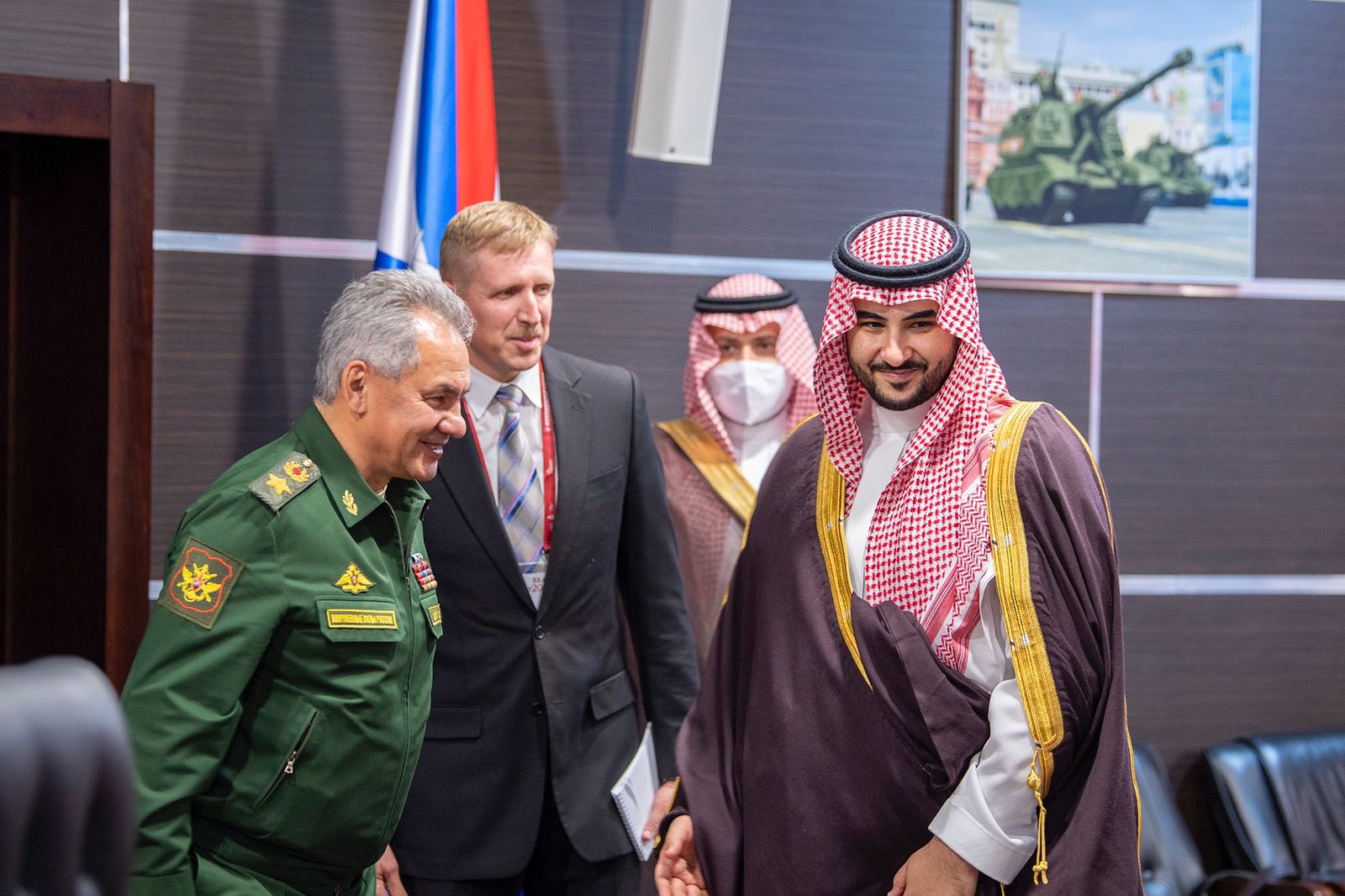 خالد بن سلمان يوقع مع نائب وزير الدفاع الروسي اتفاقية تطوير التعاون العسكري