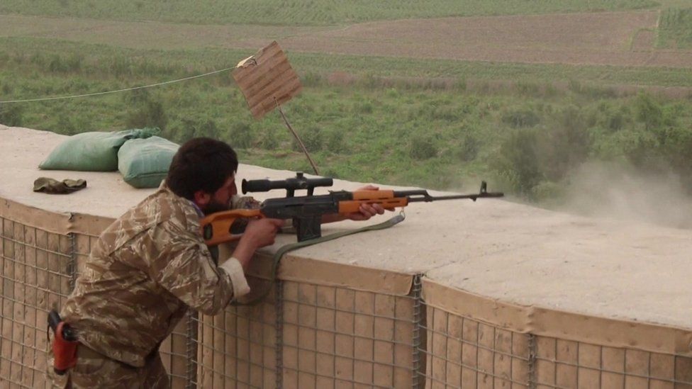 مقتل 18 من حركة طالبان وإصابة 13 بقصف جوي بولاية بلخ