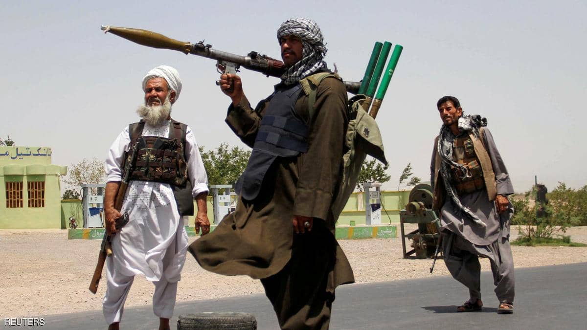 طالبان تسيطر على 10 ولايات وتبعد عن كابل 150 كلم