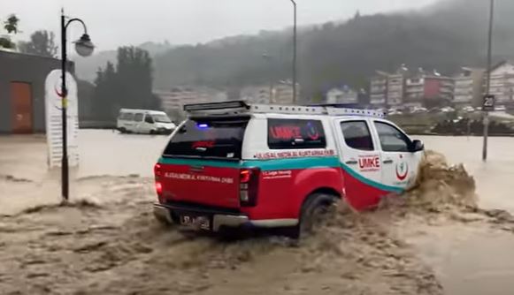 ارتفاع ضحايا فيضانات تركيا إلى 40 قتيلًا
