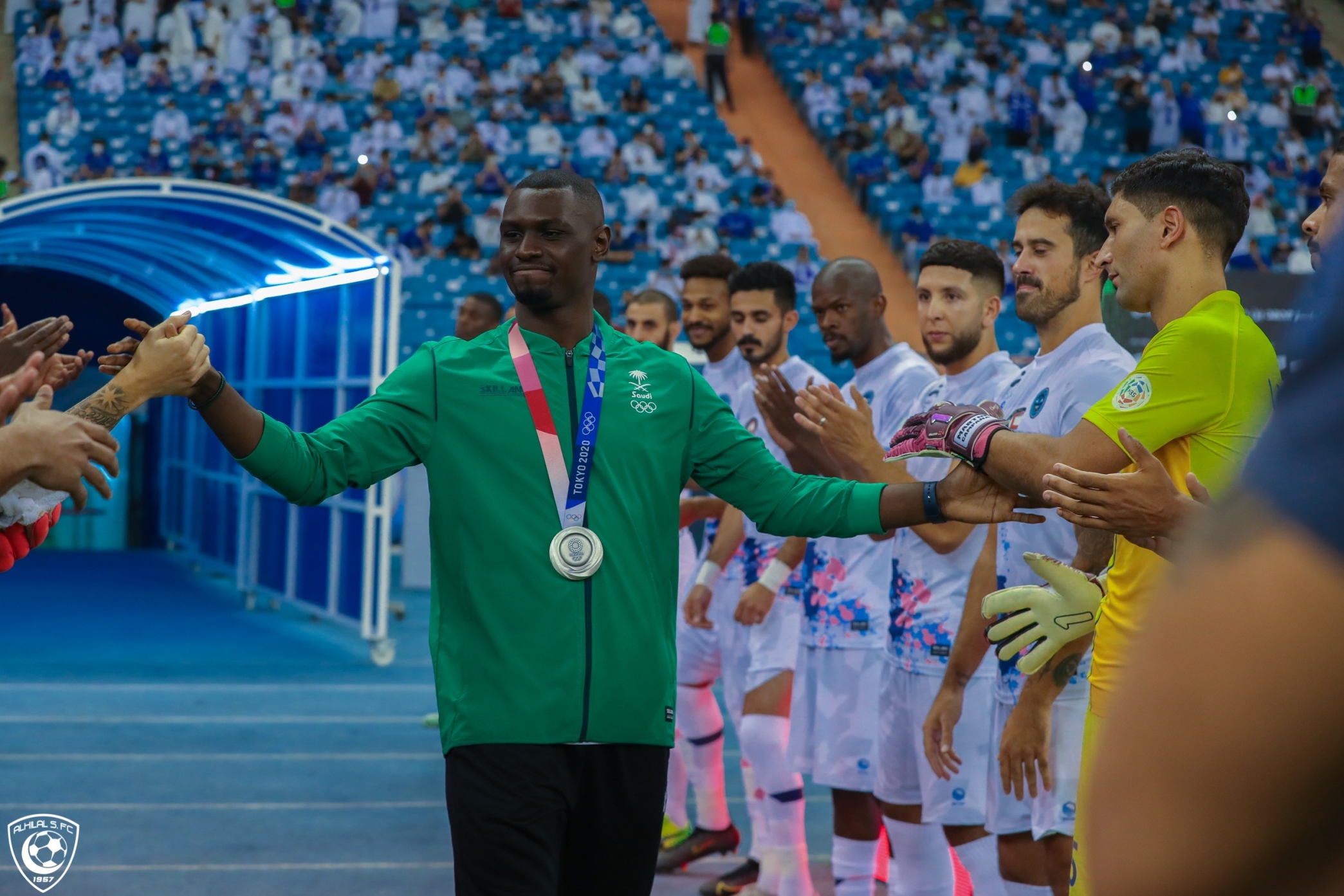 ممر شرفي من لاعبي الهلال والباطن لتكريم طارق حامدي