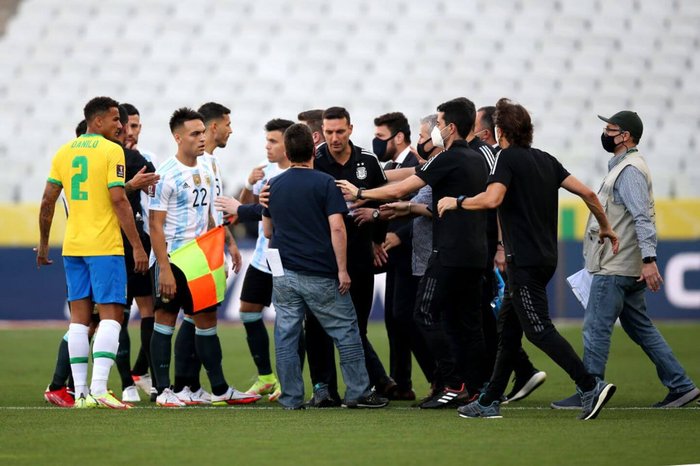 الفيفا يهدد بعد إيقاف مباراة brazil vs argentina