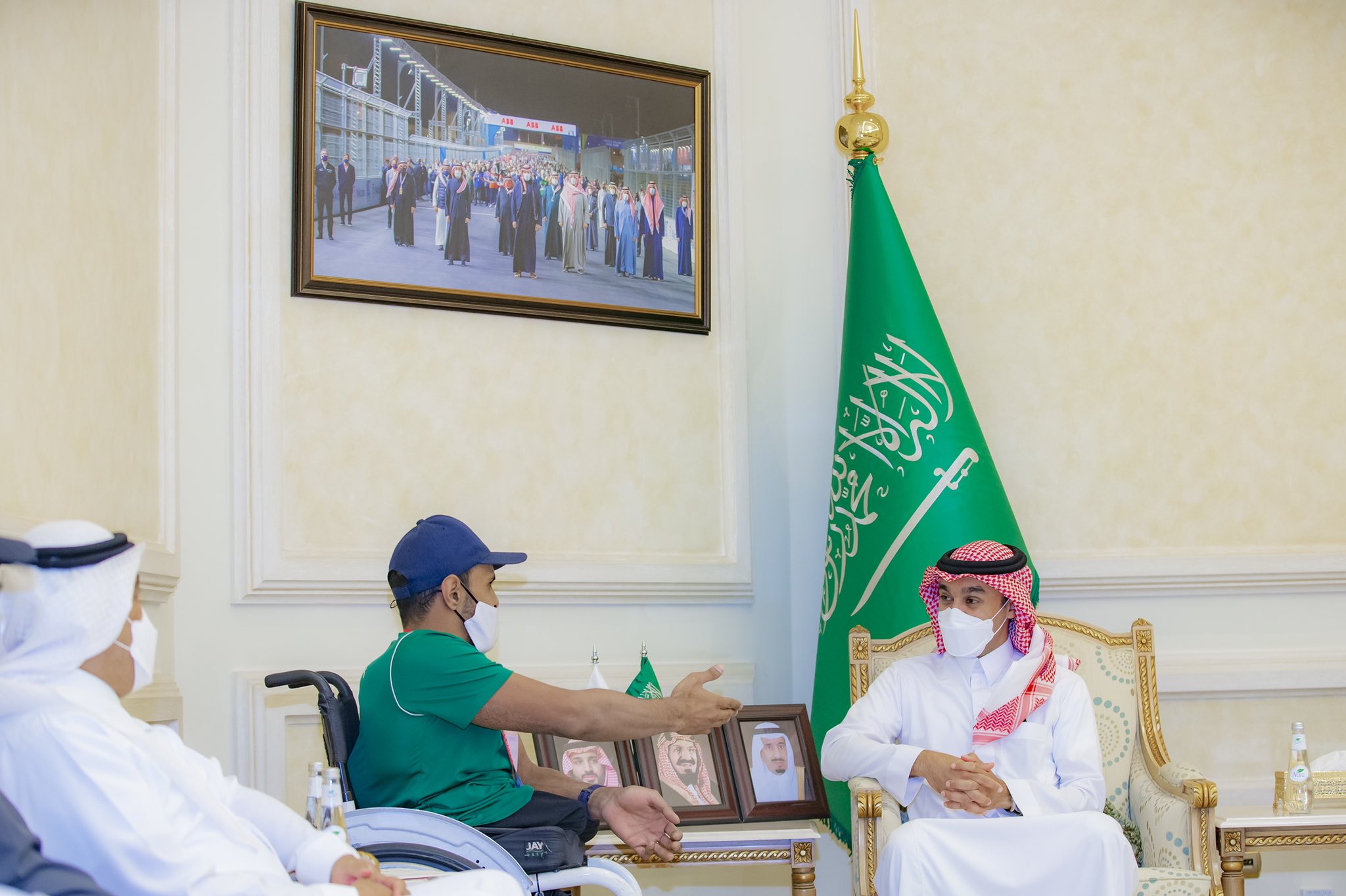 وزير الرياضة يستقبل عبدالرحمن القرشي المُتوج ببرونزية بارالمبية طوكيو