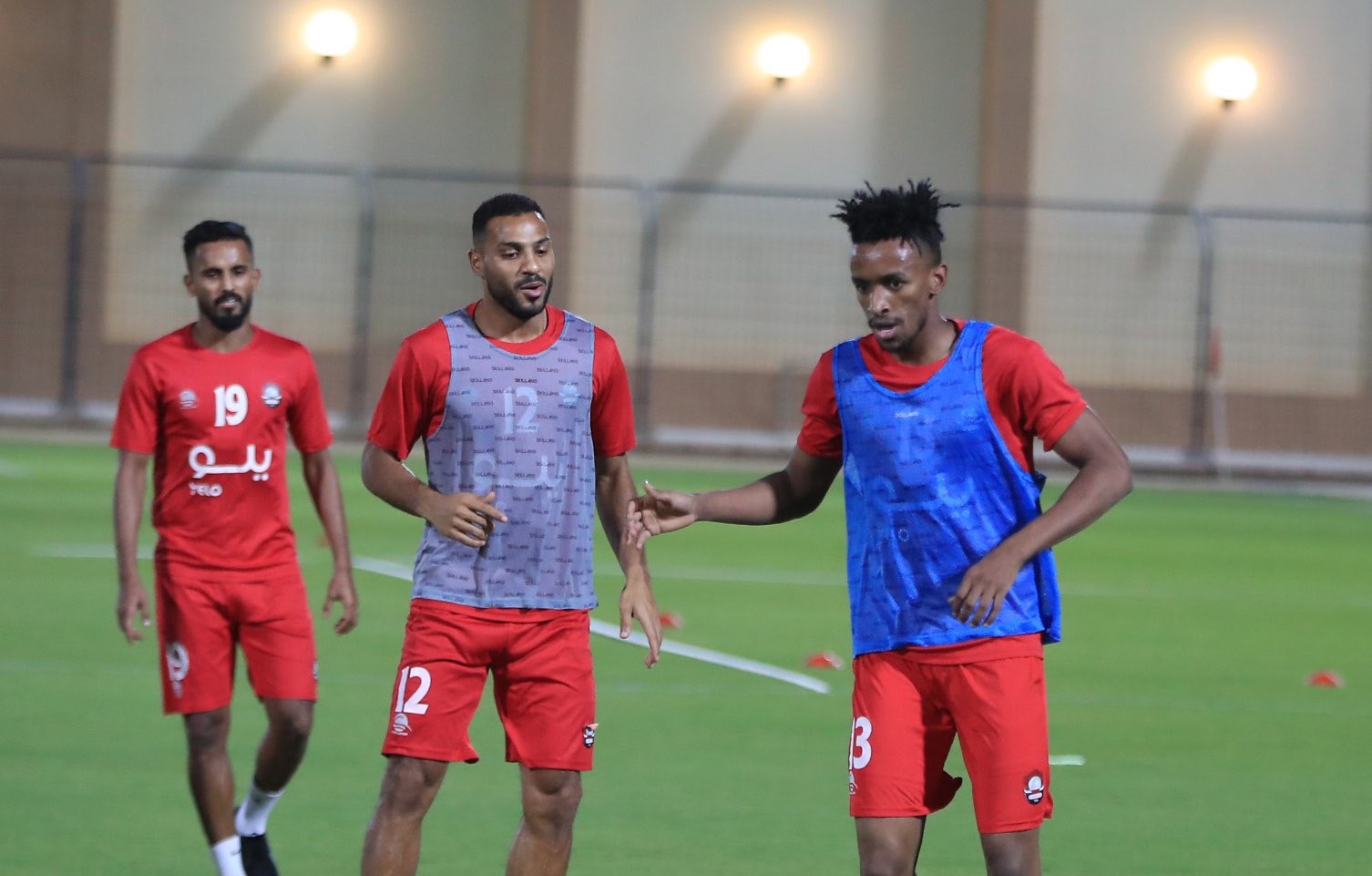 سبب عدم تعاقد الرائد مع لاعب أجنبي سابع