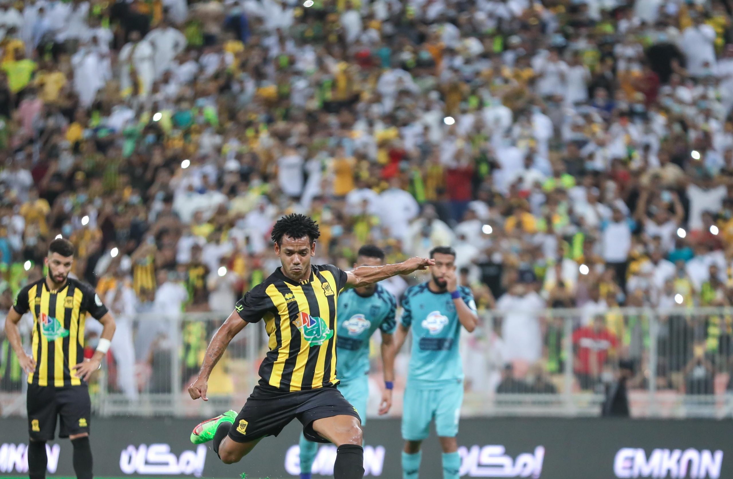 الاتحاد يهدر فرصة الانفراد بالصدارة بعد تعادله أمام التعاون