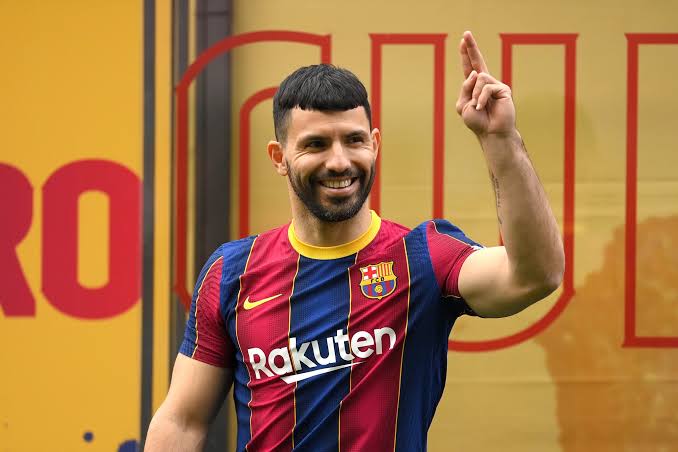 أجويرو يكشف سبب رفضه لرقم 10 في برشلونة بعد رحيل ميسي