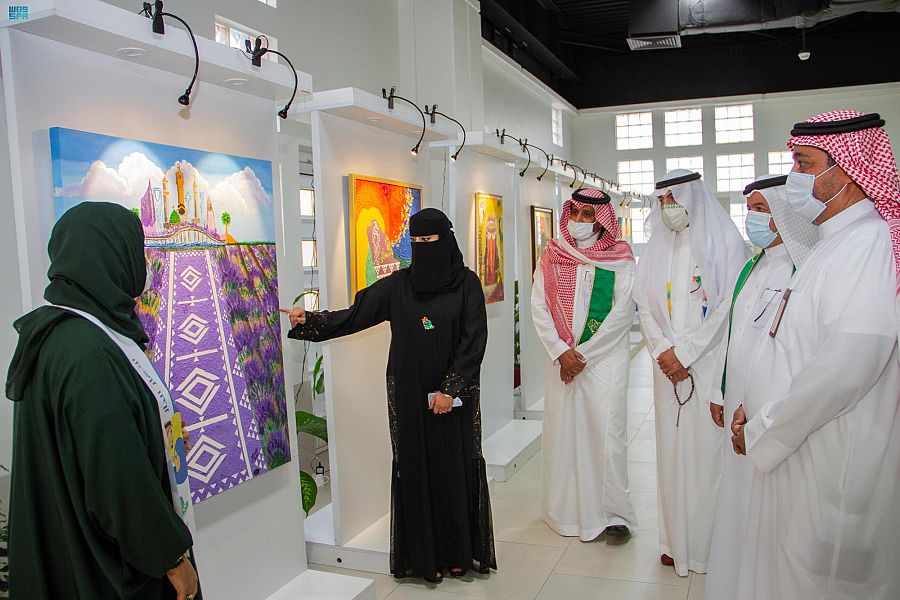 45 عملًا فنيًّا بمعرض السعودية دارنا في الجبيل الصناعية