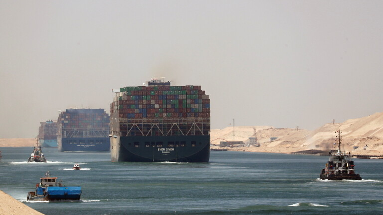 جنوح سفينة بقناة السويس كانت في طريقها إلى السودان