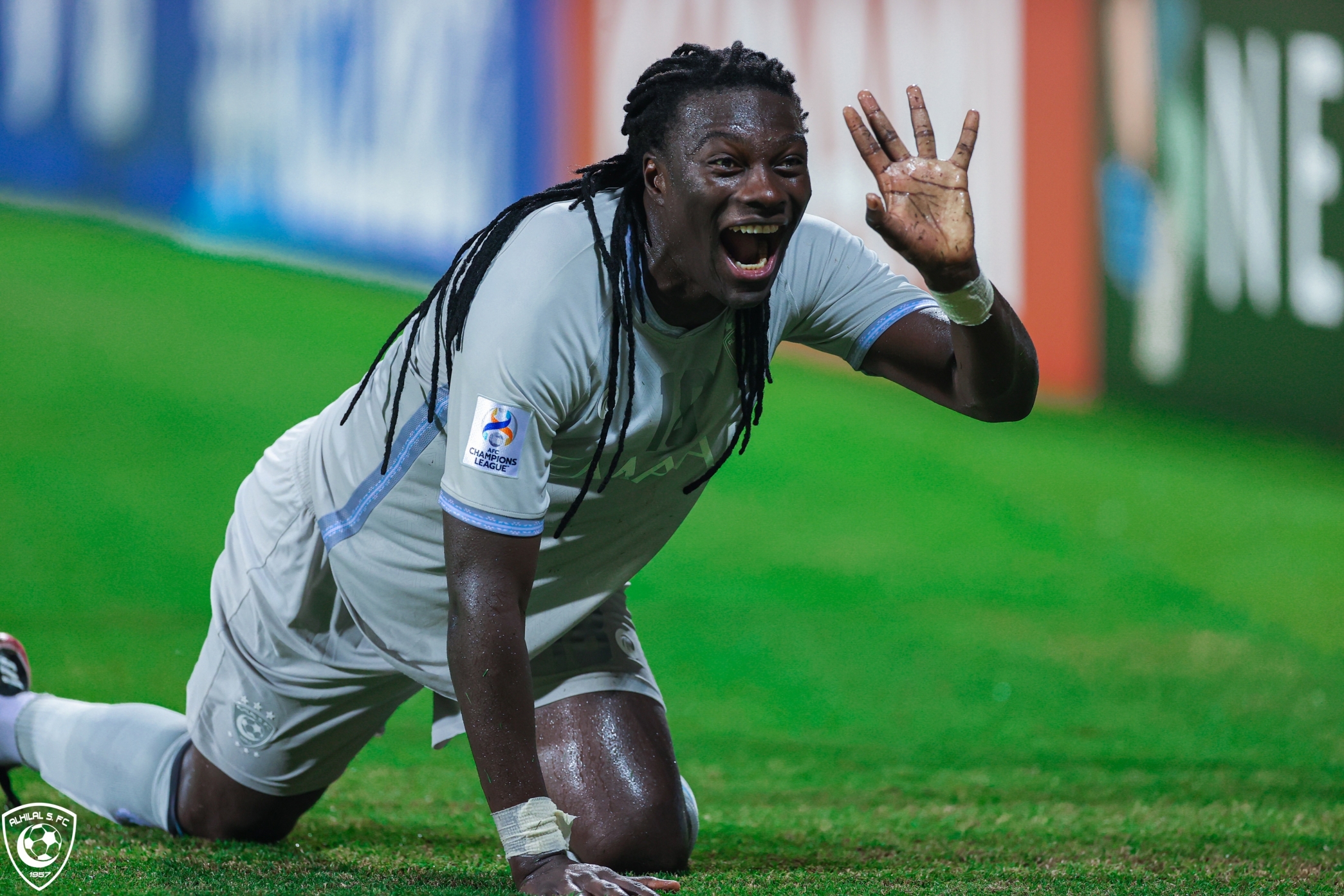 بعد اعتزاله.. أرقام غوميز بقميص الهلال