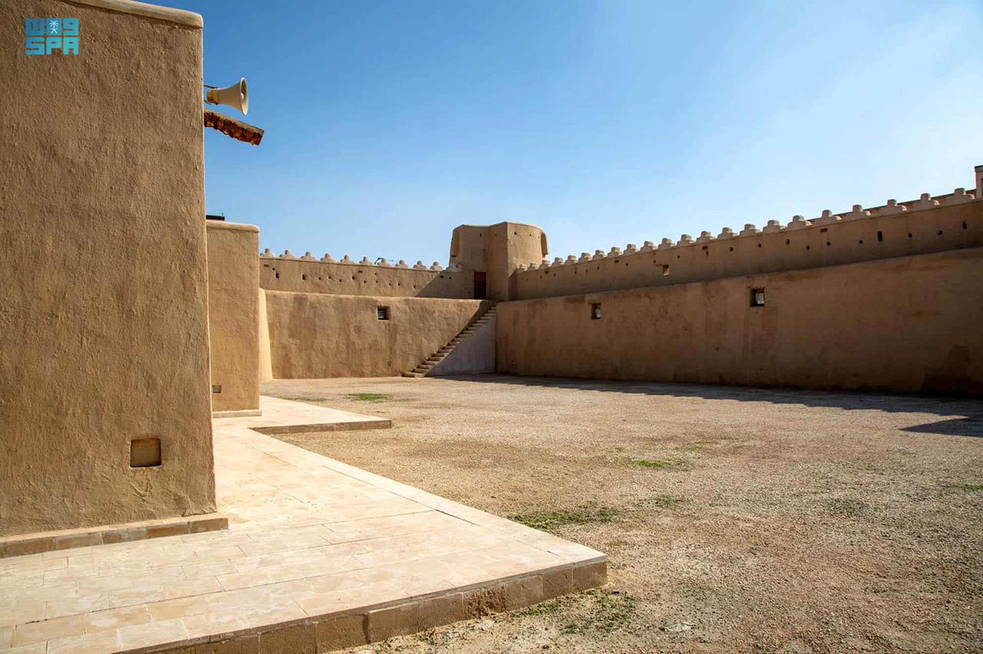 قصر خزام عمره أكثر من 200 عام يجذب عشاق السياحة التاريخية بالأحساء