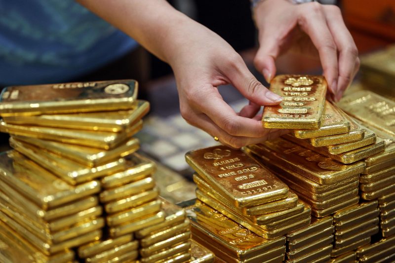 هبوط في أسعار الذهب لأقصى مستوى منذ شهر ونصف