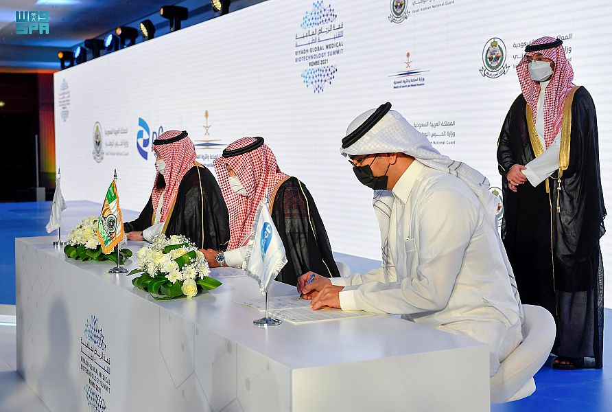 تحت رعاية محمد بن سلمان.. وزير الحرس الوطني يفتتح قمة الرياض العالمية للتقنية الطبية