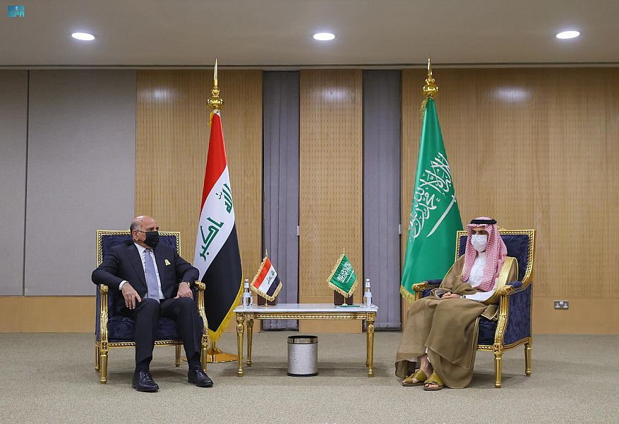 وزير الخارجية يستقبل نظيره العراقي ويبحثان التعاون المشترك