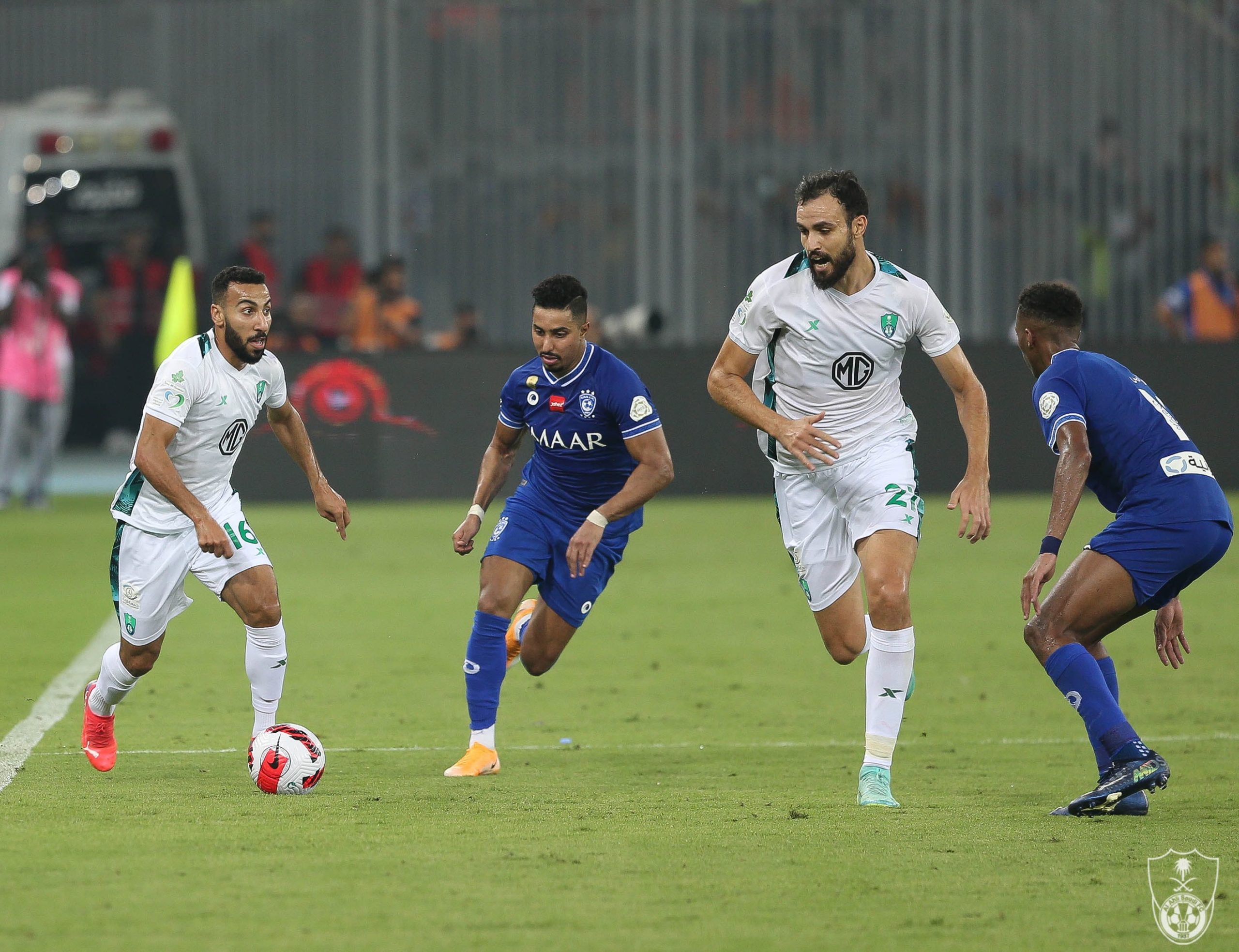 تفاصيل أزمة جديدة بين الأهلي والهلال