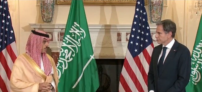 صورة وزير الخارجية: العلاقة مع واشنطن مهمة للمنطقة والعالم