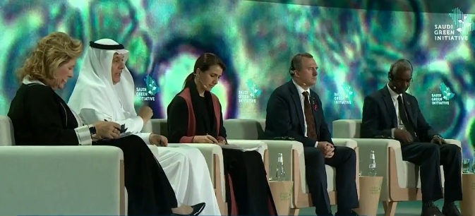 وزير البيئة بمنتدى مبادرة السعودية الخضراء: زراعة 10 مليارات شجرة تحد كبير